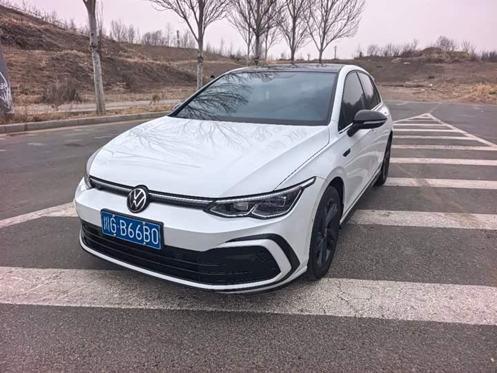 Фото 2 - Volkswagen Golf