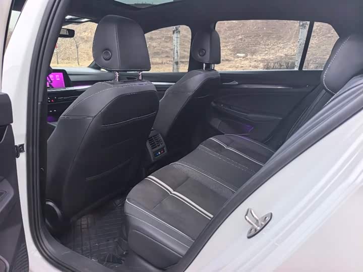 Фото 9 - Volkswagen Golf