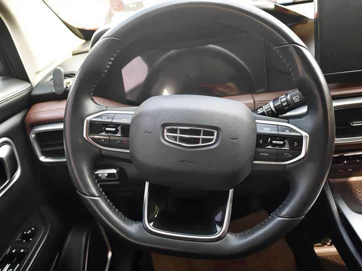 Фото 6 - Geely Okavango