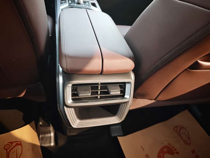 Фото 9 - Geely Okavango