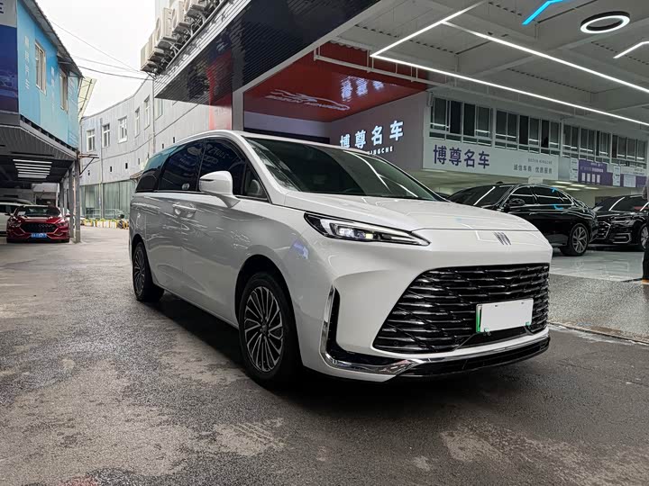 Фото 3 - Buick GL8 Hybrid