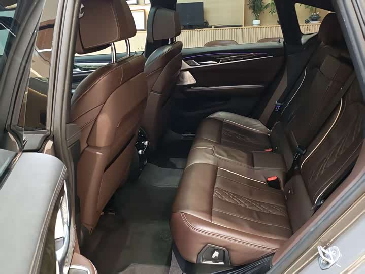 Фото 9 - BMW 6 Series GT