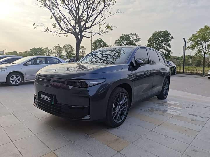 Фото 1 - Leapmotor C10