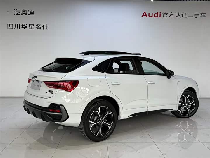 Photo 3 - Audi Q3 Sportback