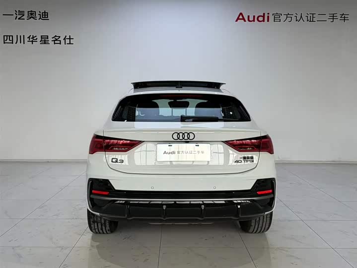 Photo 4 - Audi Q3 Sportback