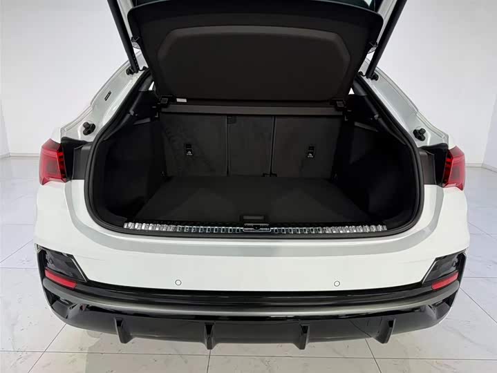 Photo 5 - Audi Q3 Sportback