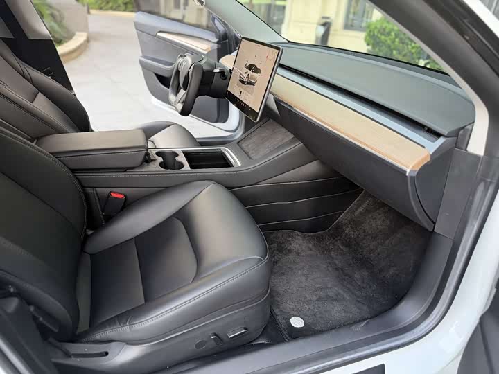 Фото 5 - Tesla Model 3