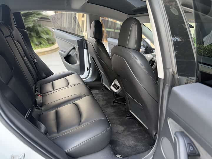 Фото 7 - Tesla Model 3