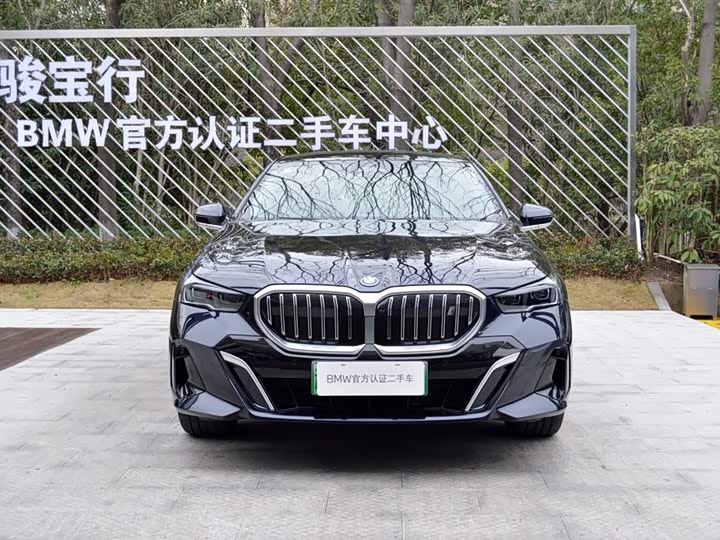 Фото 4 - BMW i5