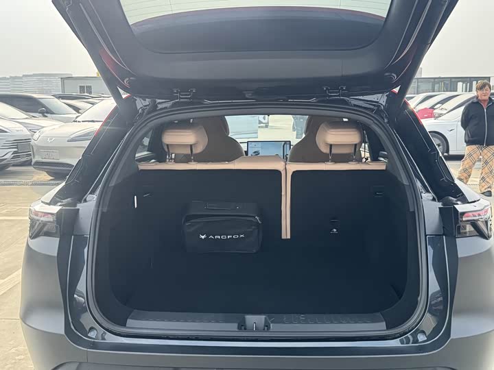 Фото 8 - BAIC Arcfox Alpha T5