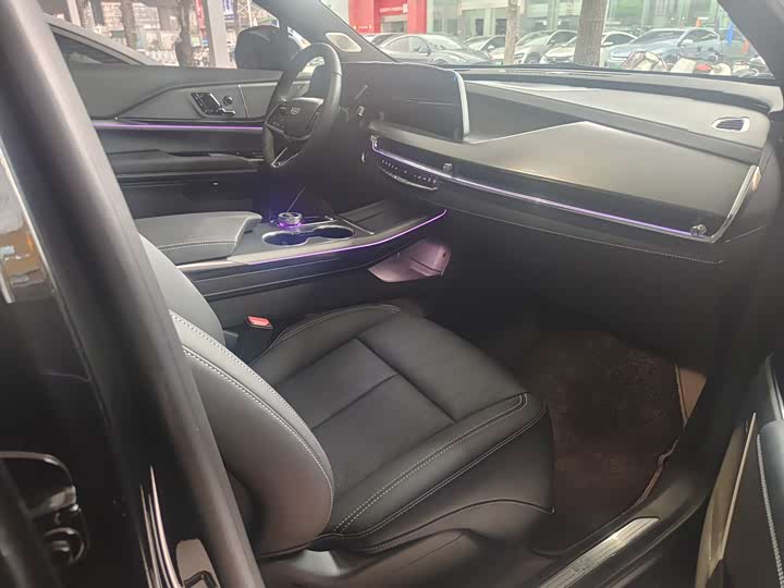 Фото 3 - Cadillac XT5