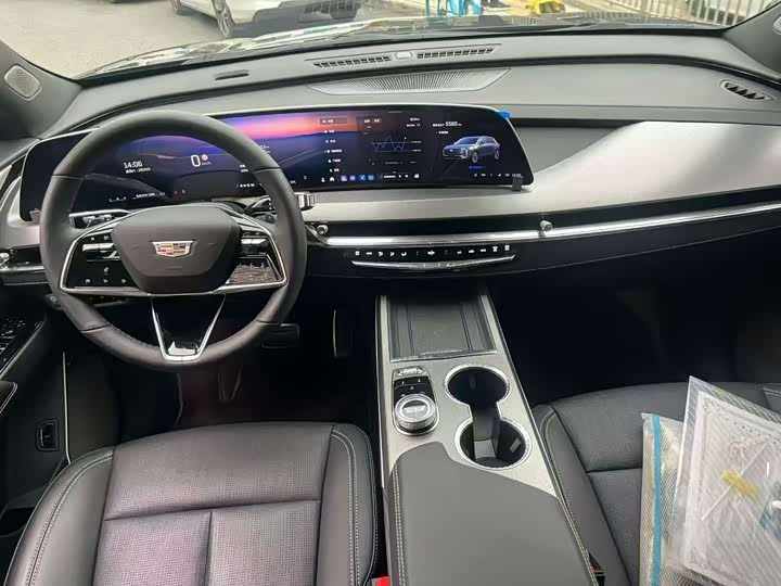 Фото 5 - Cadillac XT5