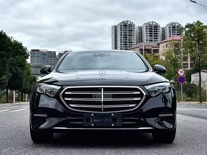 Photo 2 - Mercedes-Benz E-Class