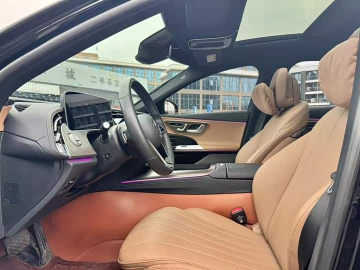 Photo 5 - Mercedes-Benz E-Class