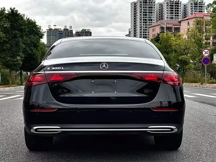 Photo 7 - Mercedes-Benz E-Class