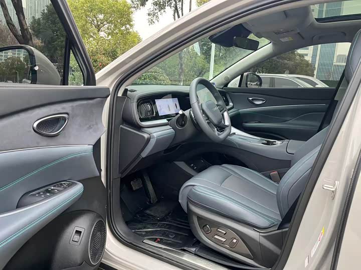 Фото 7 - BYD Sea Lion 07 DM-i Hybrid