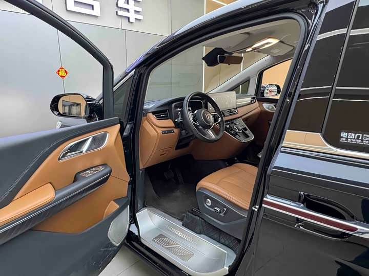 Фото 5 - Hongqi HQ9 Hybrid