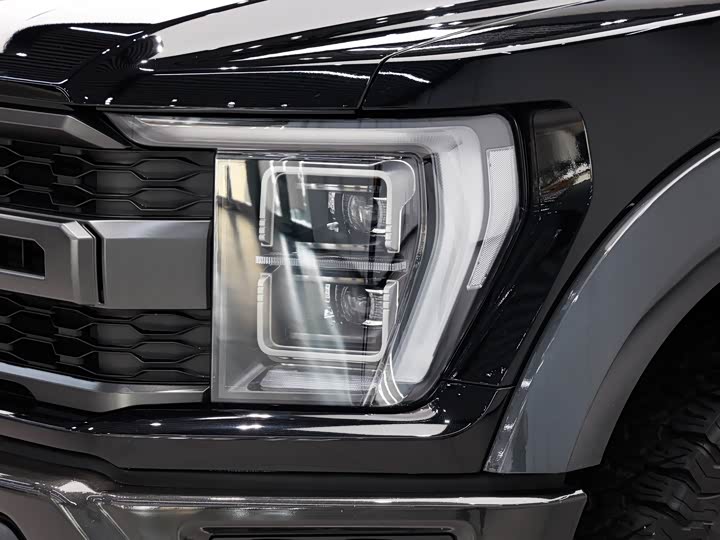 Photo 8 - Ford F-150 Raptor