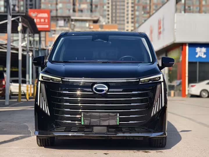 Фото 2 - GAC Trumpchi E9