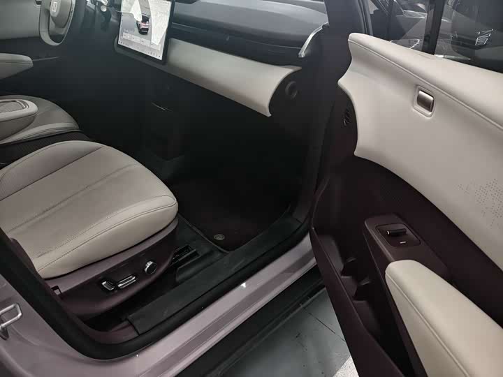 Фото 8 - Zeekr X