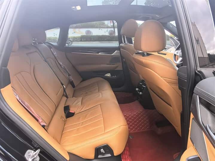 Фото 8 - BMW 6 Series GT