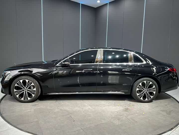 Фото 5 - Mercedes-Benz E-Class Hybrid