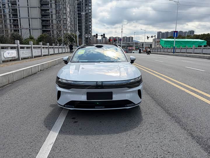 Фото 2 - Zeekr 007 GT