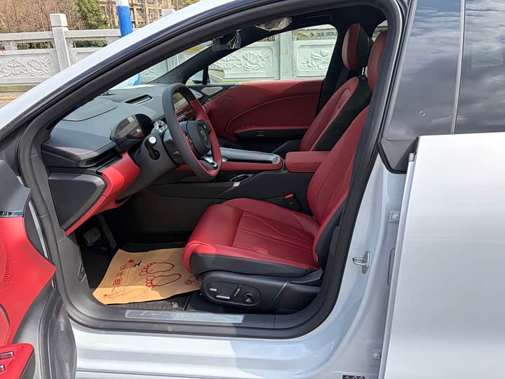 Фото 4 - Zeekr 007 GT