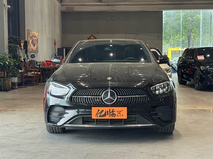 Фото 2 - Mercedes-Benz E-Class