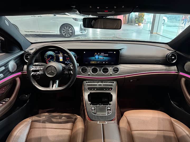 Фото 6 - Mercedes-Benz E-Class