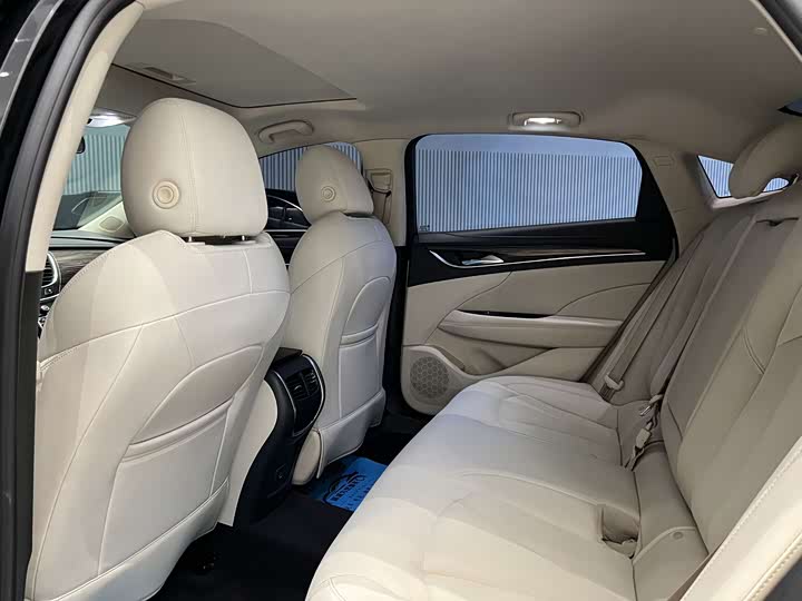 Фото 9 - Buick LaCrosse