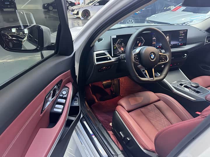 Photo 4 - BMW 3 Series