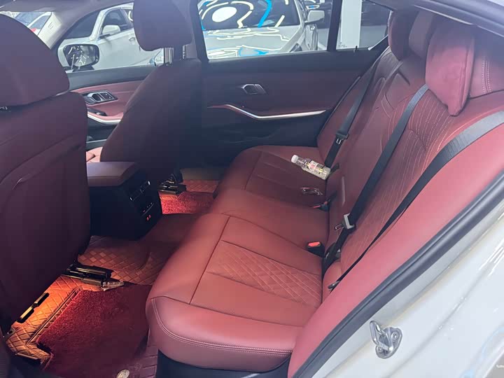 Photo 6 - BMW 3 Series