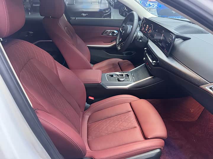 Photo 8 - BMW 3 Series