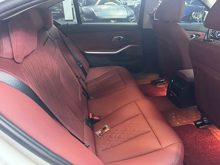 Photo 9 - BMW 3 Series