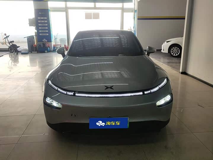 Фото 2 - XPeng P7