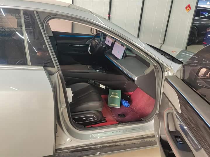 Фото 8 - XPeng P7