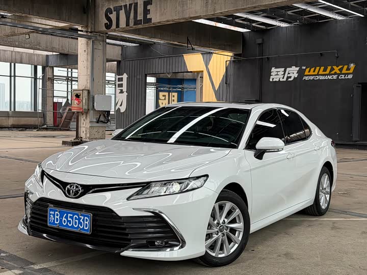 Фото 1 - Toyota Camry