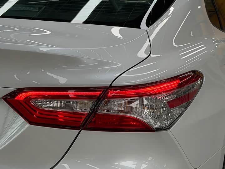 Фото 6 - Toyota Camry