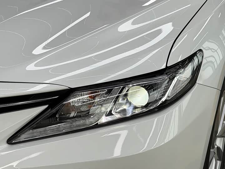 Фото 7 - Toyota Camry