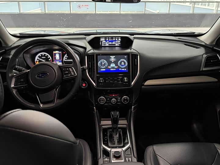 Фото 9 - Subaru Forester