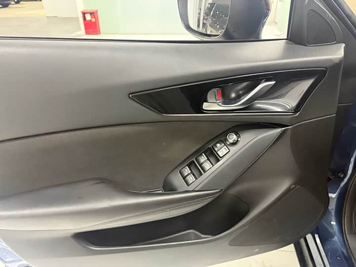 Фото 9 - Mazda CX-4