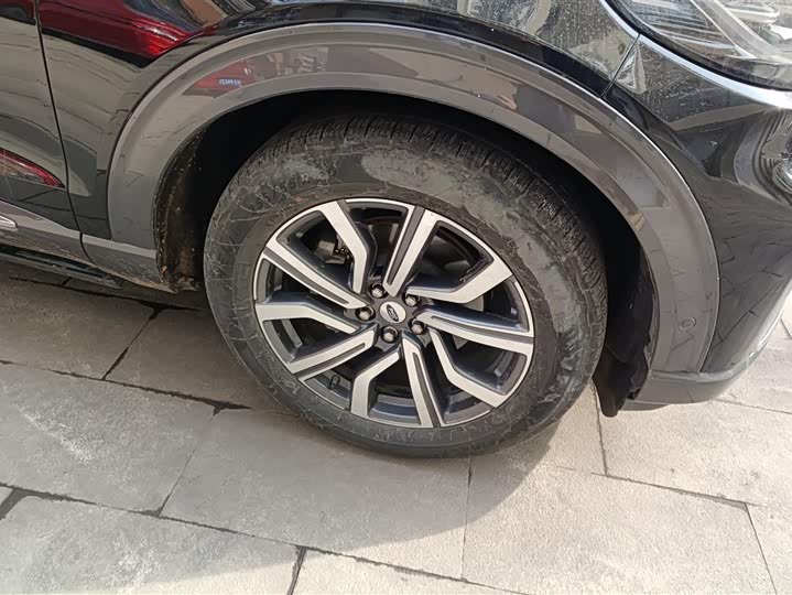 Photo 6 - Ford Explorer