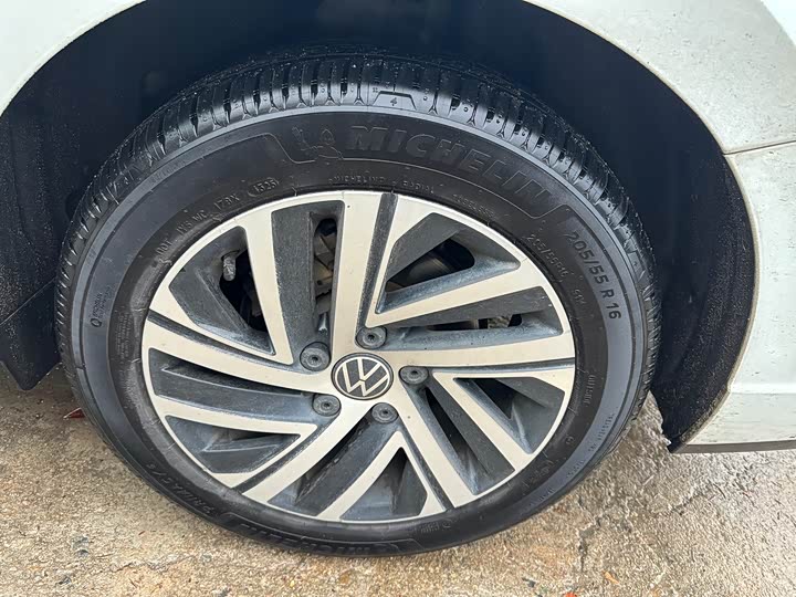 Фото 9 - Volkswagen Lavida