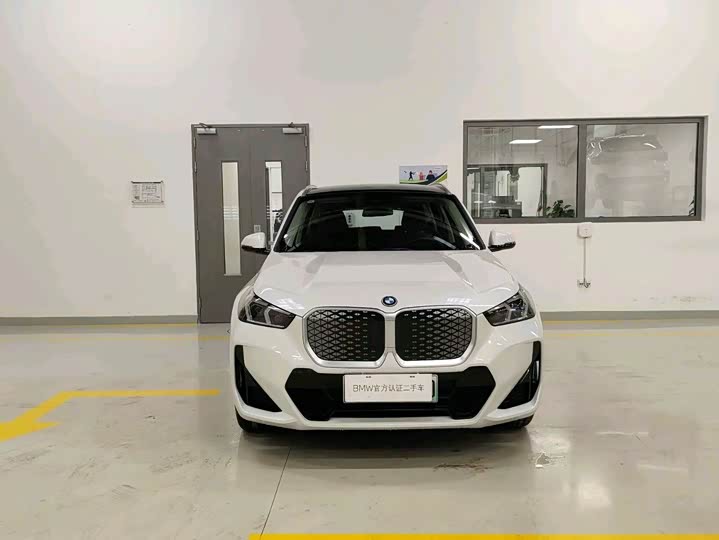 Фото 2 - BMW iX1