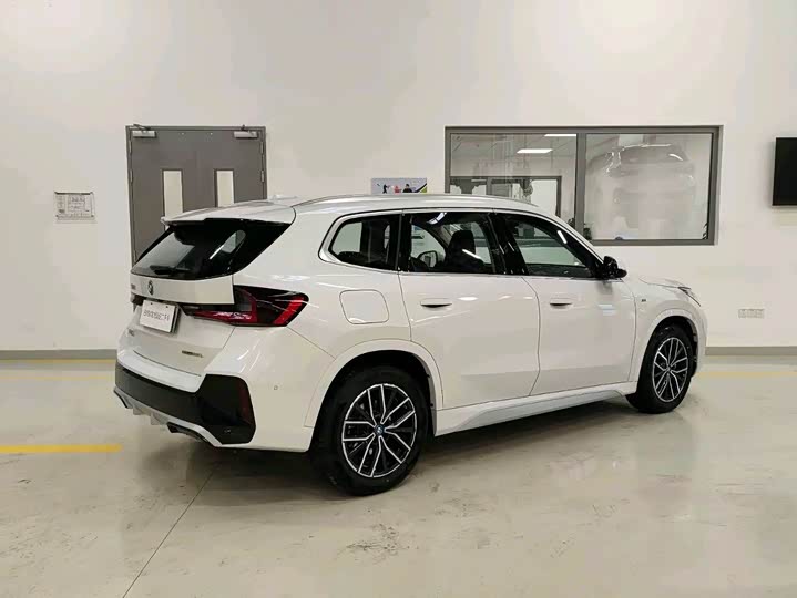 Фото 5 - BMW iX1