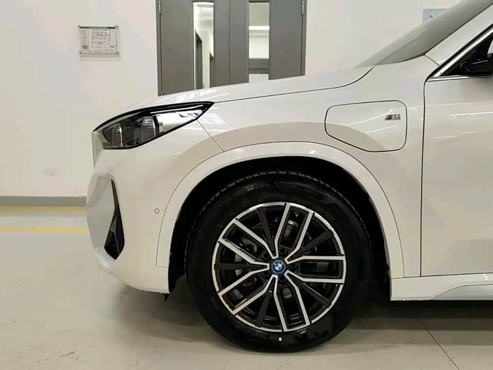 Фото 7 - BMW iX1