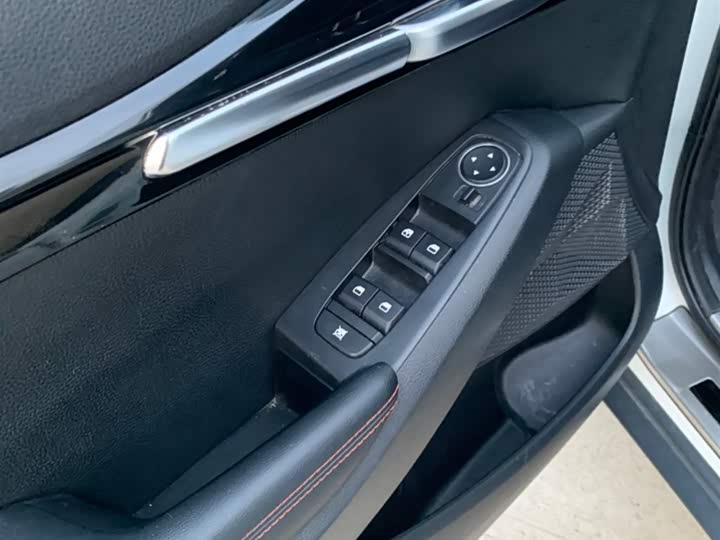 Фото 9 - Kia KX3