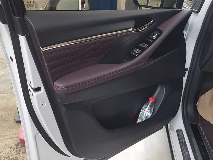 Фото 7 - GAC Trumpchi M8