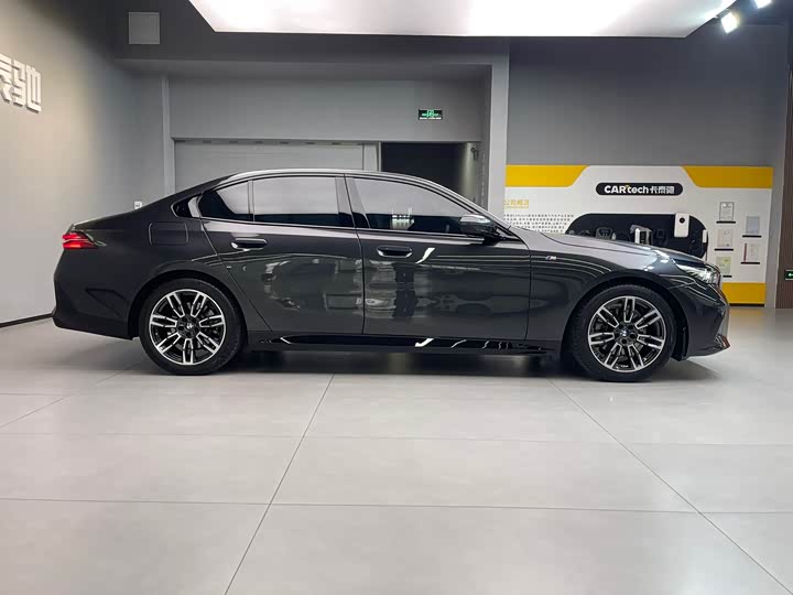 Фото 7 - BMW 5 Series